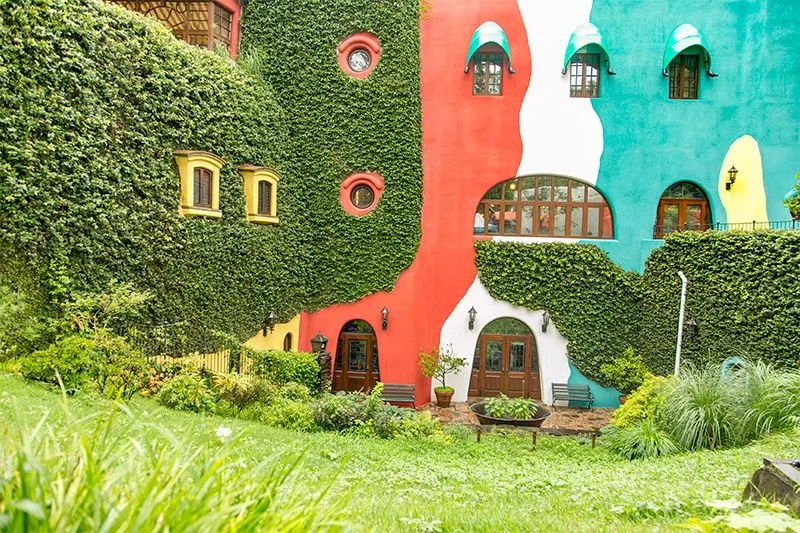 Fachada del Museo Ghibli en Mitaka