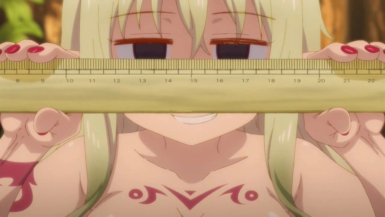 Meidri (succubus) tapada con tablón de censura en un burdel fantástico – Interspecies Reviewers.