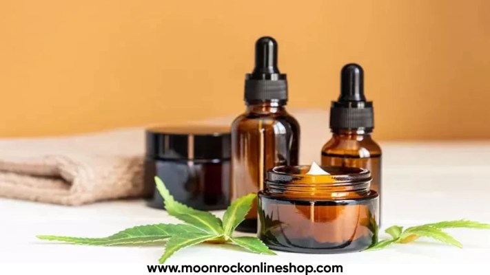 THC vs CBD comparison infographic showing key differences like psychoactivity, legality, and medical uses.