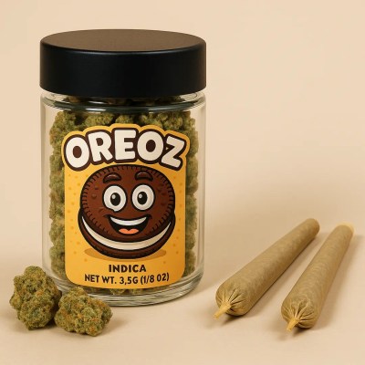Oreoz strain cannabis buds with cartoon-style labeled jar showing Moonrock Online Shop logo and net weight 3.5g