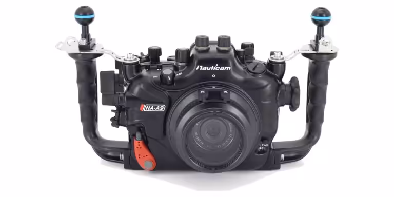 Boîtier étanche Nauticam NA-A9 pour la photographie sous-marine professionnelle et immersive.