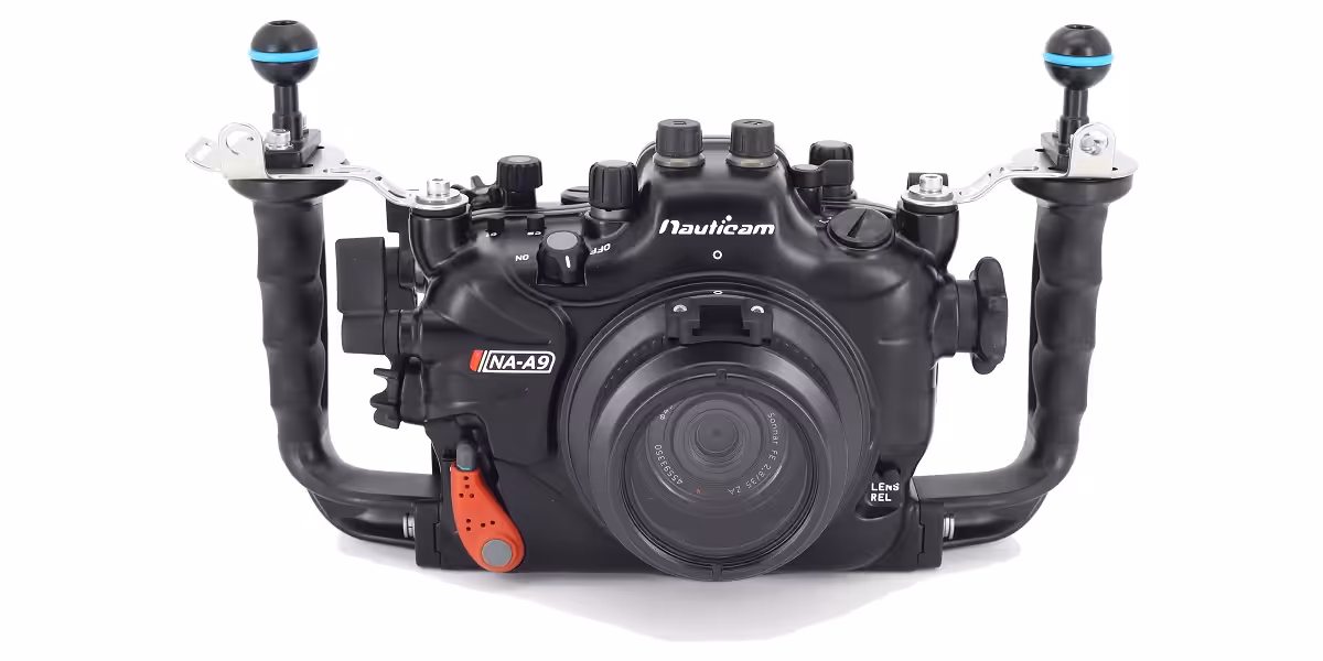 Boîtier étanche Nauticam NA-A9 pour la photographie sous-marine professionnelle et immersive.