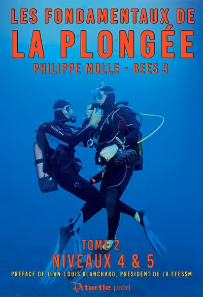 Deux plongeurs expérimentés s'entraînent sous l'eau, illustrant l'importance de la maîtrise technique en plongée. #Explora...