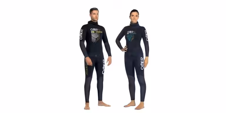 Combinaisons de plongée pour explorations sous-marines, adaptées à toutes les conditions maritimes.