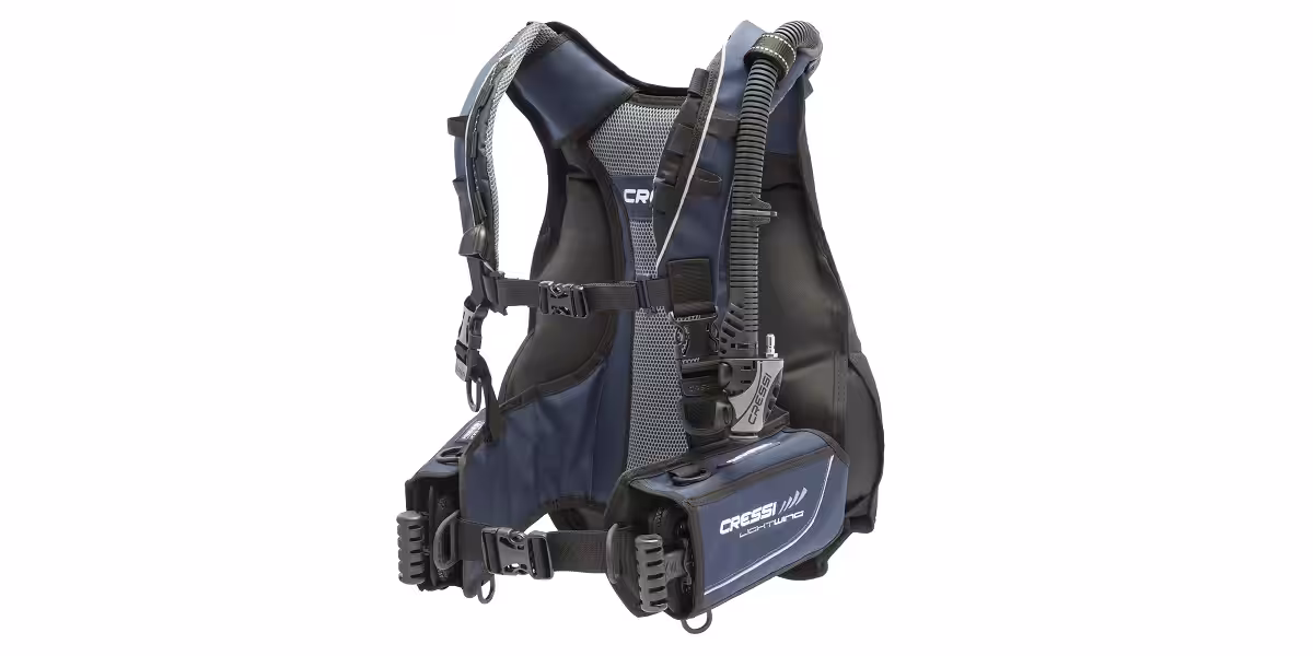 Gilet de plongée léger Cressi, conçu pour le confort et la performance sous-marine.