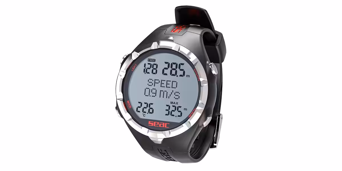 Montre de plongée SEAC, idéale pour mesurer profondeur et vitesse sous-marine.