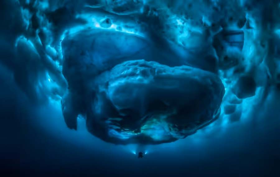 01 Below Surface Tobias Friedrich 20190325 53i7023 Bearbeitet 1 12 900x570