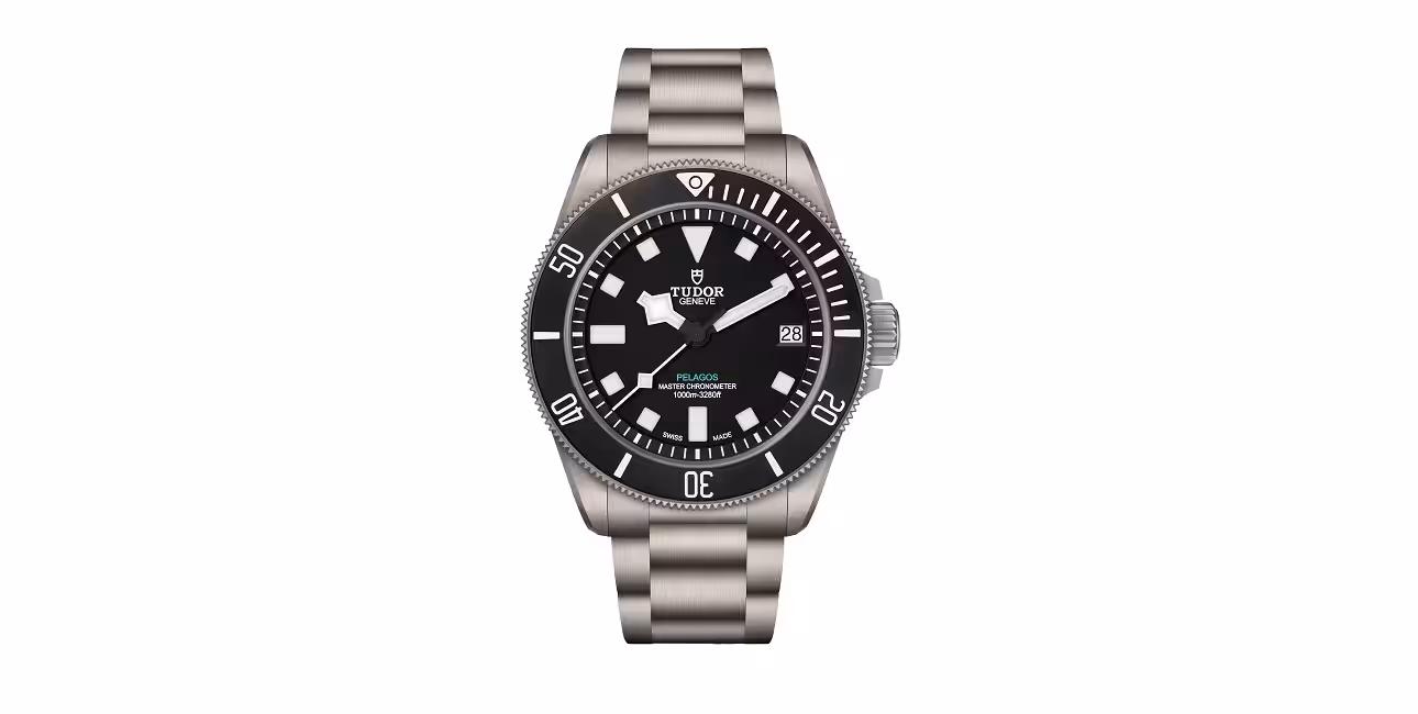 La montre Tudor Pelagos Ultra incarne l'élégance et la robustesse pour les plongeurs, avec une étanchéité exceptionnelle.
