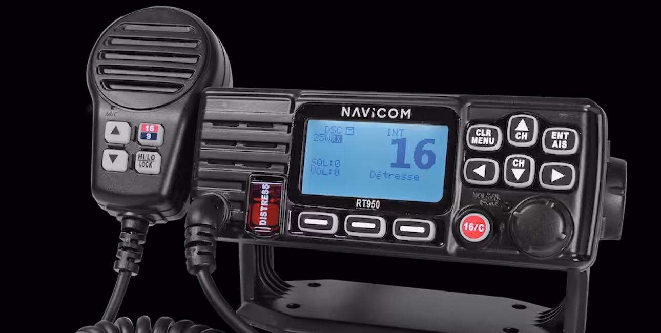 Radio VHF Navicom RT950 : un outil essentiel pour la sécurité en mer, garantissant des communications claires lors de vos ...