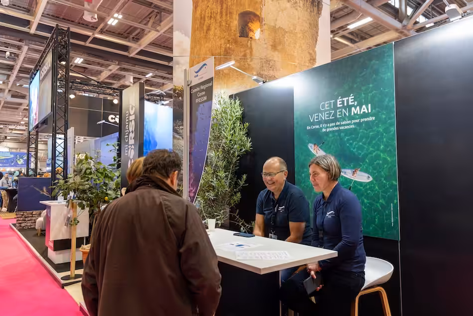 Stand de plongée sous-marine : voyages, formation, équipements, événements en Corse cet été.