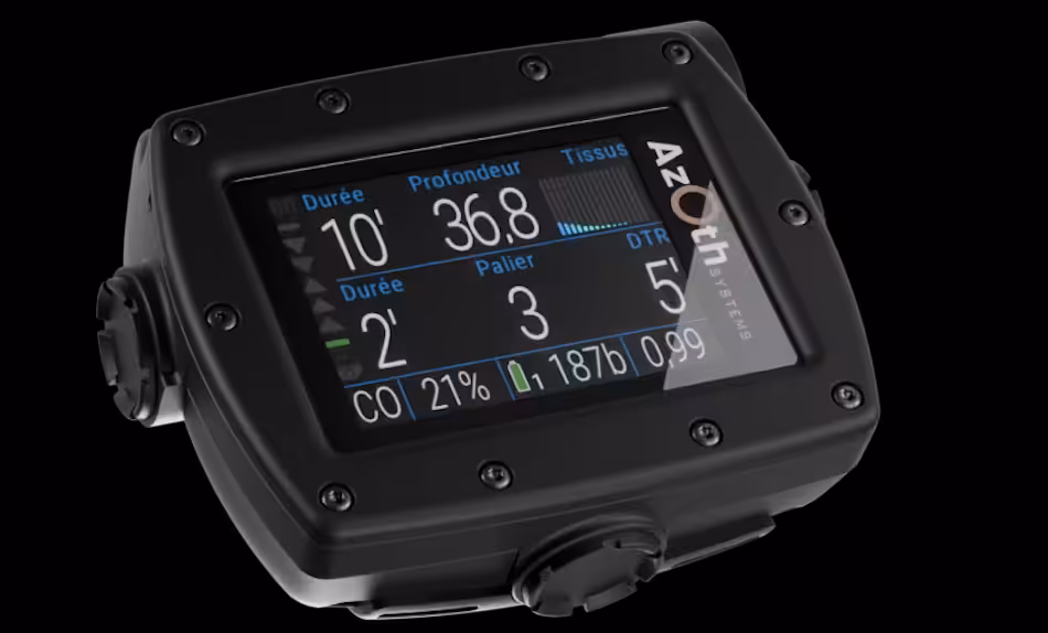 Ordinateur de plong&eacute;e affichant des donn&eacute;es essentielles pour la s&eacute;curit&eacute; sous-marine et la gestion des plong&eacute;es.