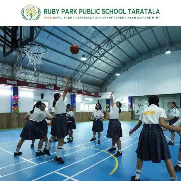 The Role of School Clubs in Shaping Student Experiences and Community
