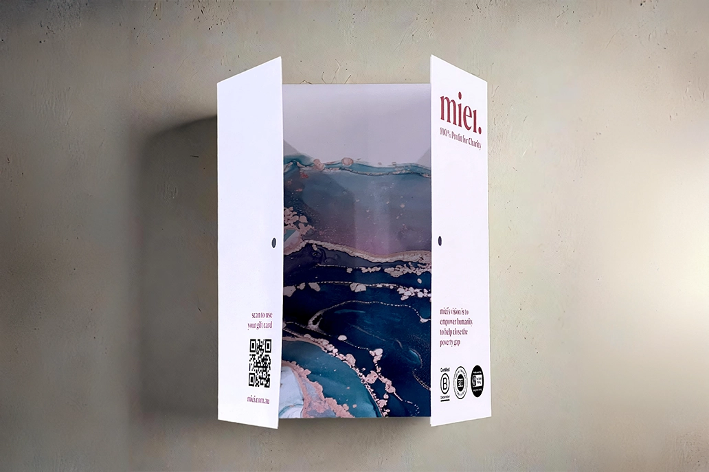 Custom folded brochure by Miei