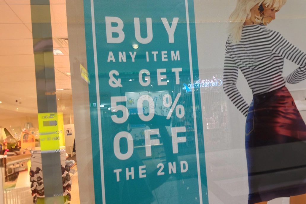 Interior fix window graphics