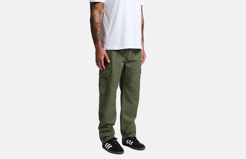 5911_CARGO_PANTS_TURN
