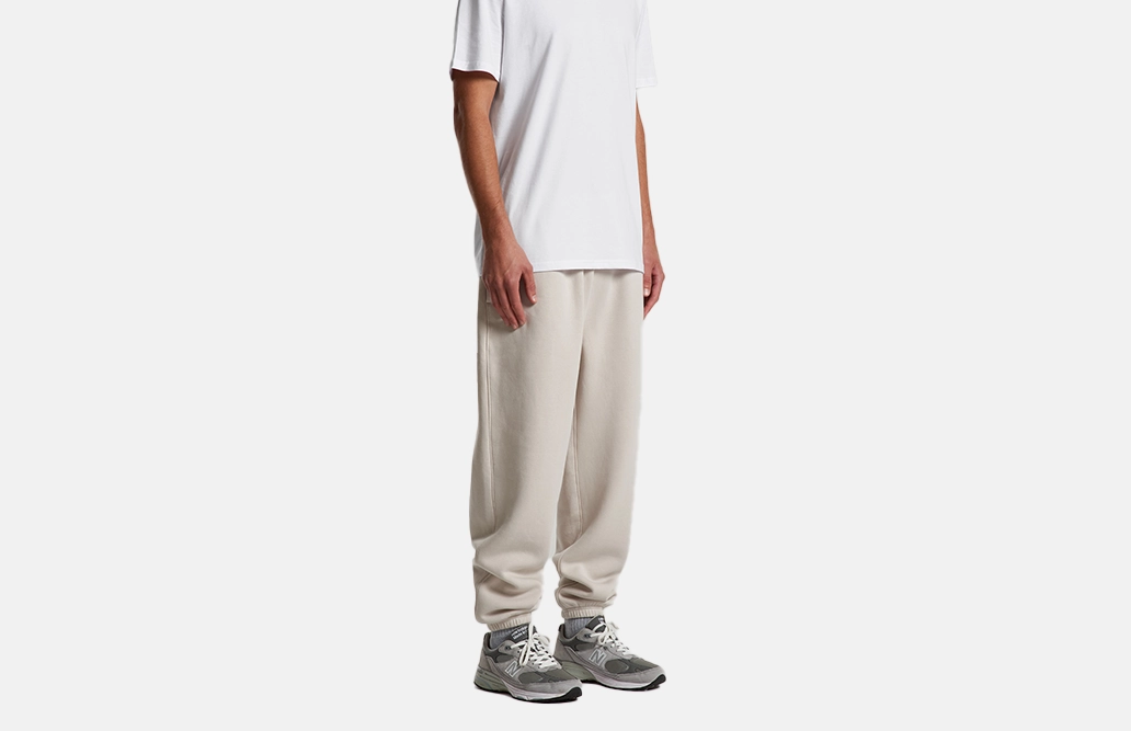 5932_RELAX_TRACK_PANTS_TURN