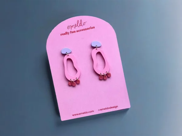 Arched shaped earring holder