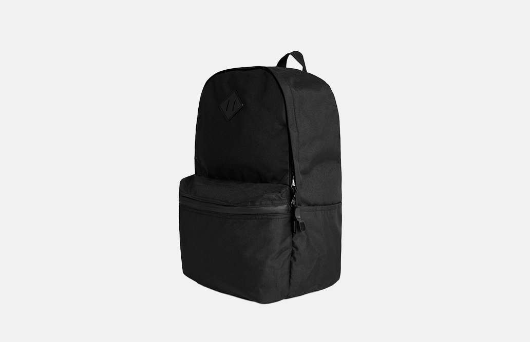 1018_BACKPACK_BLACK_TURN