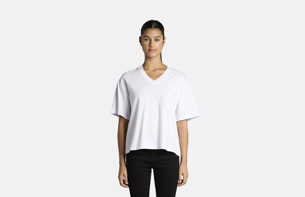 4095_WOS_MARTINA_V_NECK_TEE_FRONT