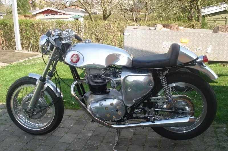 BSA A65 with Sprint style tank and a TAB seat unit