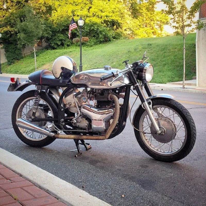 Sprint tank on a Kawasaki powered Norton slimline frame