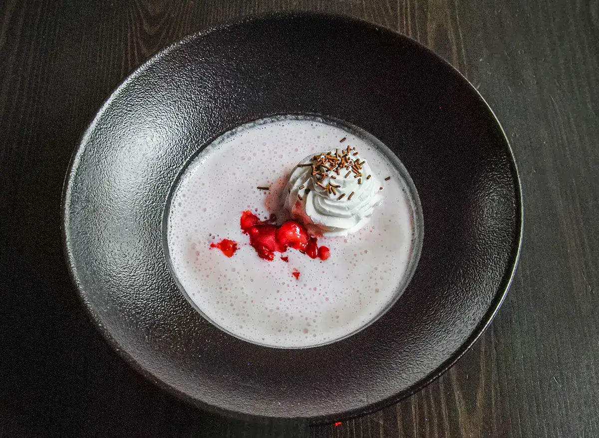 Hideg joghurtos eperkrém leves