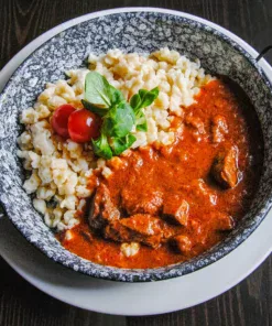 Marhapörkölt galuskával