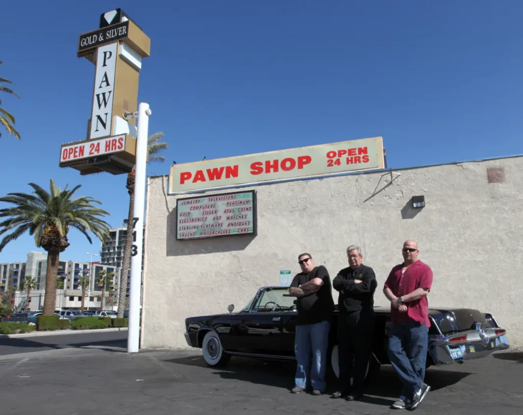 rick_harrison_with_his_family_outside_las_vegas_gold_and_silver_pawn_shop