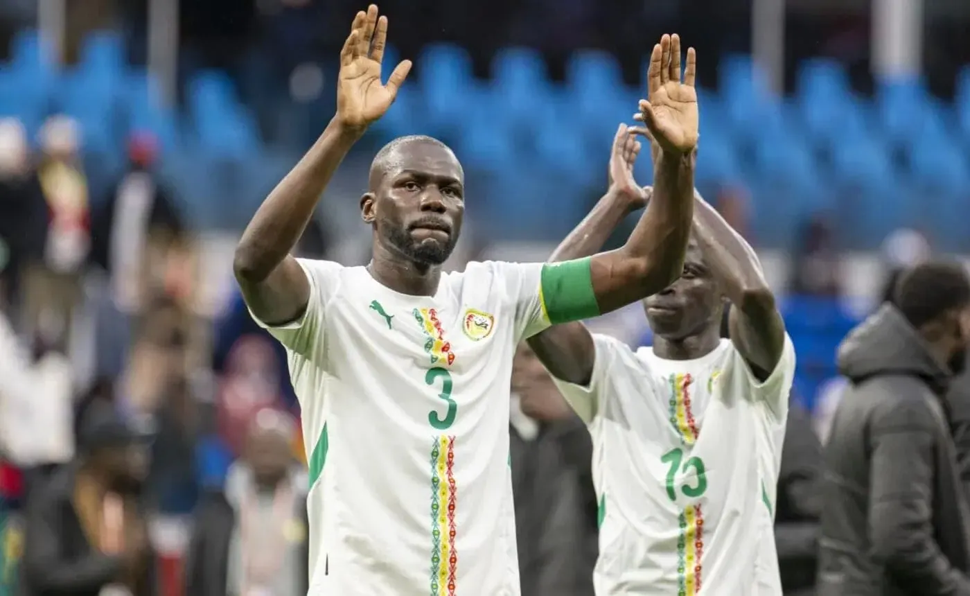 Solidarité - Denrées alimentaires et soutien financier : Kalidou Koulibaly au chevet des familles de supporters sénégalais emprisonnés au Maroc ! - wiwsport