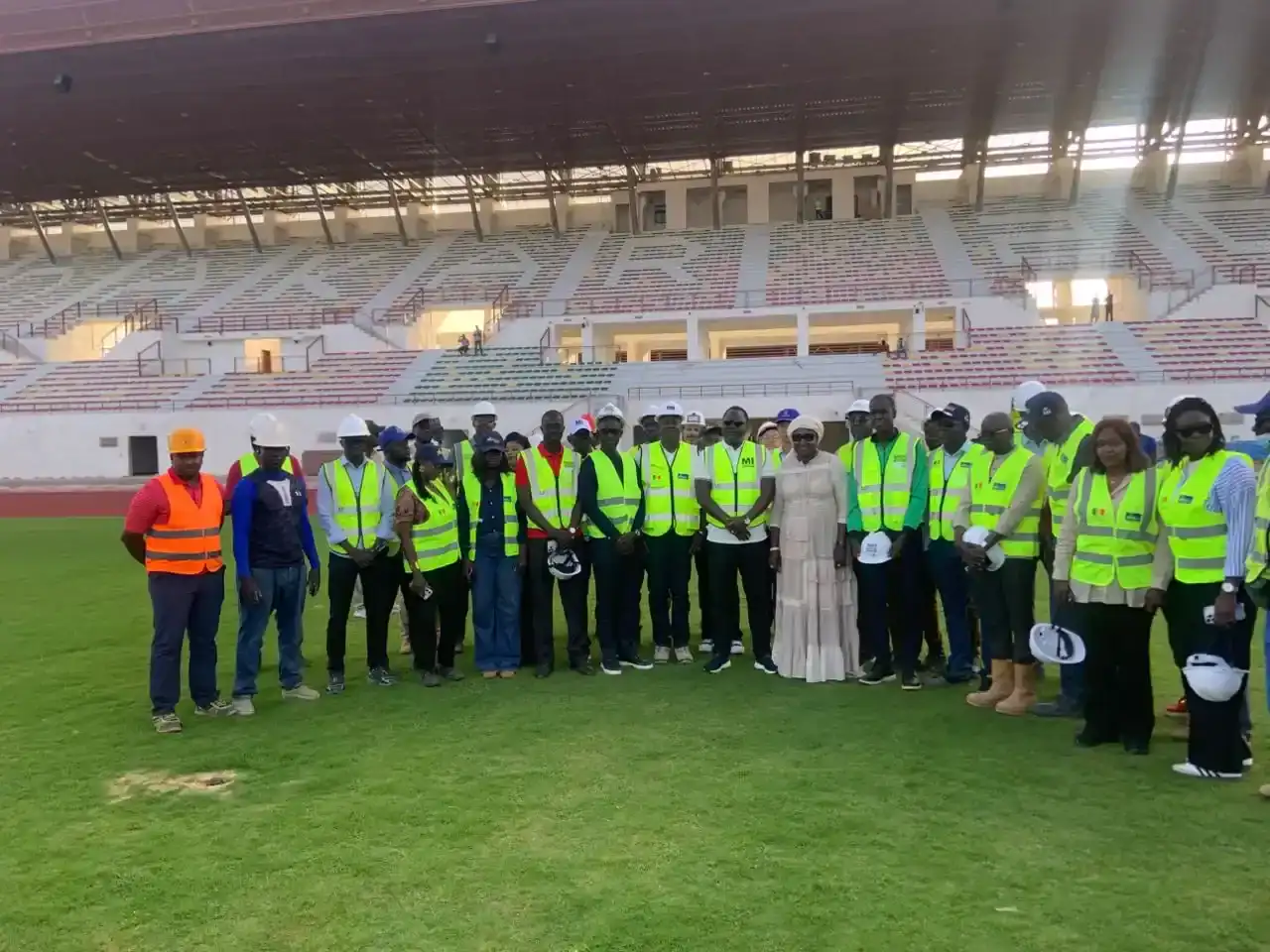 JOJ Dakar 2026 - Le Stade Iba Mar Diop et la piscine olympique réceptionnés ! - wiwsport