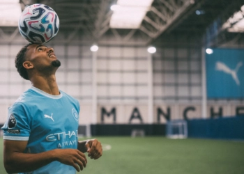 « Il est assez facile de décider si l'on veut devenir joueur de Manchester City ou non » : Iliman Ndiaye dévoile ses ambitions avec Manchester City - wiwsport