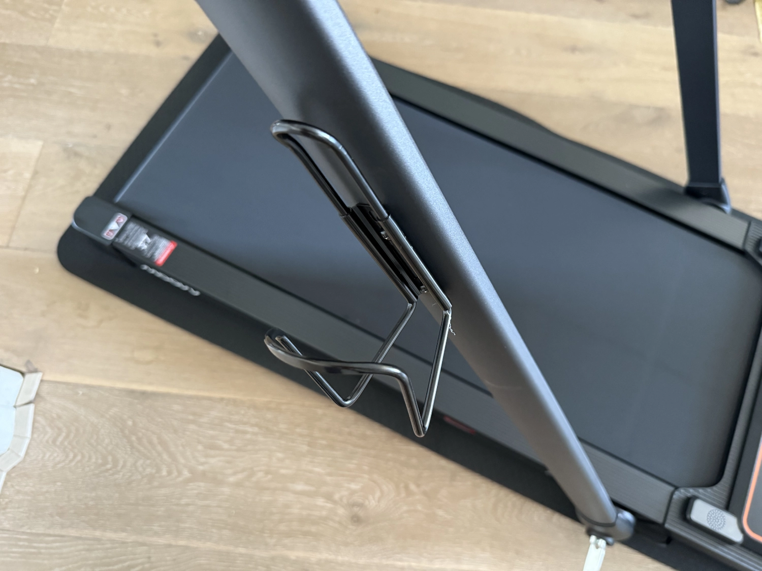 Bekerhouder op de Moovv SmartStep Pro Incline