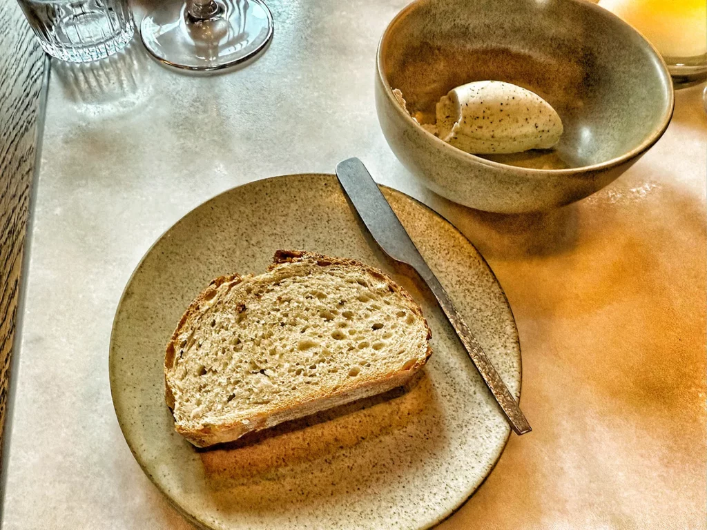 Brood bij restaurant Fyr