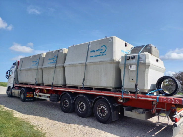 camion avec chargement de cuves oxyfix ®