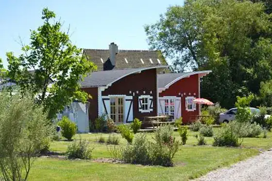 Façade d'un camping