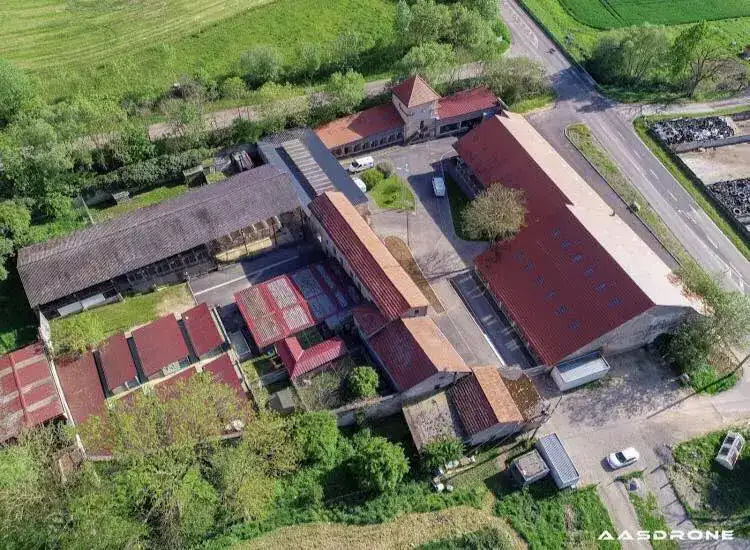 vue du ciel de la SPA à Arry