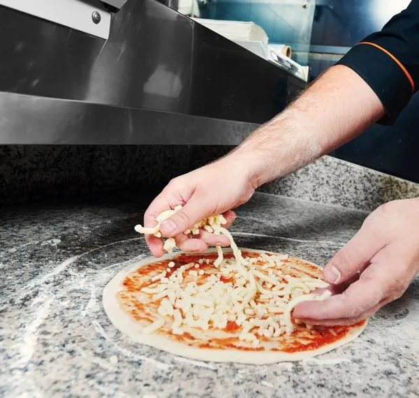 Chladiaci stôl na pizzu PREMIUM PLUS - 2305x800mm - s 2 dvierkami a 2 zásuvkami - vrátane chladiacej vitríny - 10x GN 1/3 - Image 2