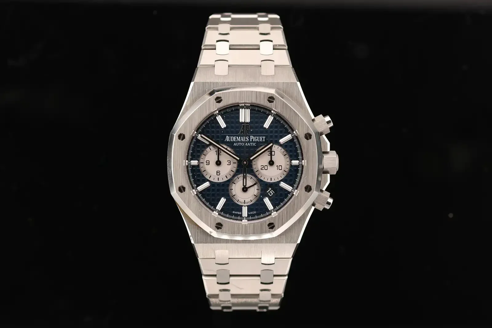 Audemars Piguet Royal Oak Chronograph Ref. 26331ST in steel with a blue dial and silver subdials, a lot in the Philippe Dufour Simplicity auction