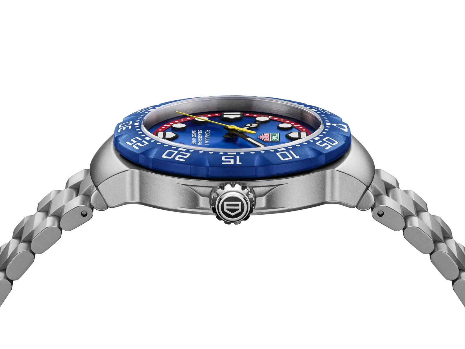 TAG Heuer Formula 1 Solargraph x Oracle Red Bull Racing case profile with bidirectional bezel and steel crown