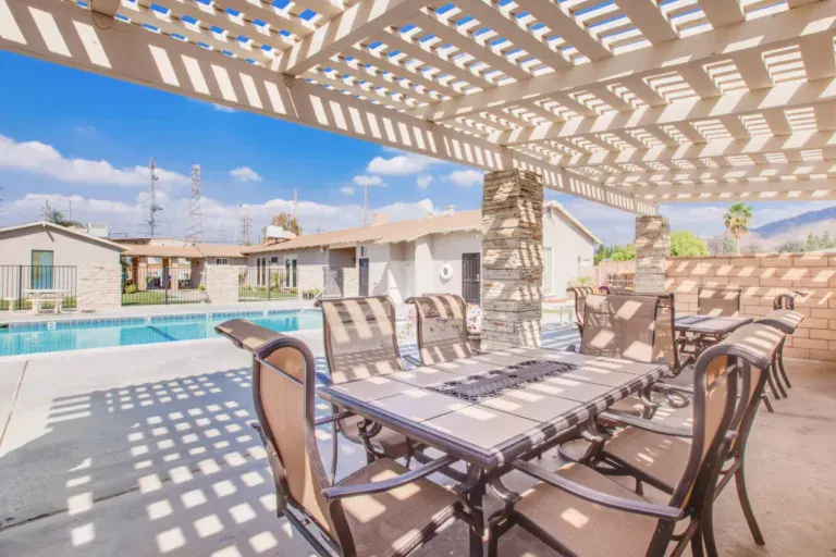 Grand Terrace - Grand Royal Estates - 03