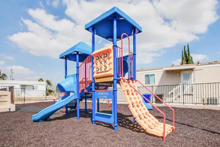 Grand Terrace - Grand Royal Estates - 05