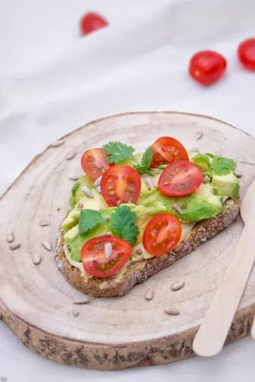 la recette toute simple de la tartine houmous et avocat