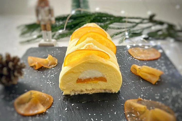 Une bûche exotique tout en fraîcheur parfaite pour terminer un repas festif et copieux