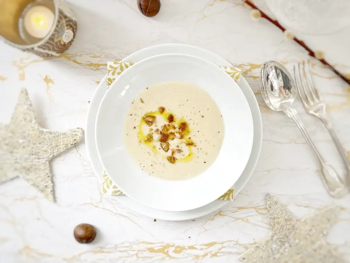Un velouté tout doux pour un repas de fête qui trouve aussi sa place dans notre guide des légumes et légumineuses