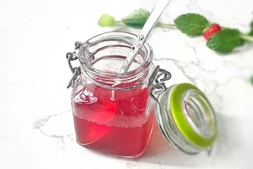 un sirop de fraises pour toutes vos boissons rafraichissantes