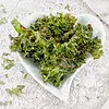 des chips de chou kale au four pour l'apéritif ou snacks
