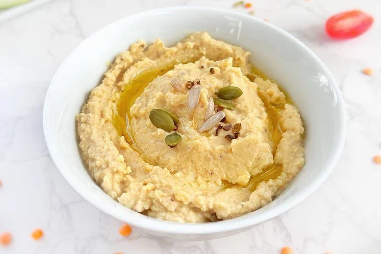 un délicieux houmous lentilles corail parfait pour l'apéro et petites faims