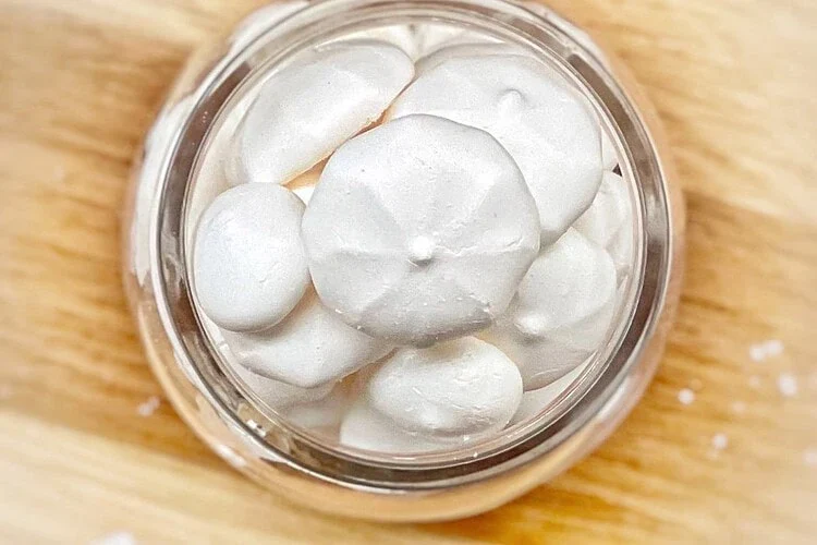 une meringue vegan comme avec des oeufs