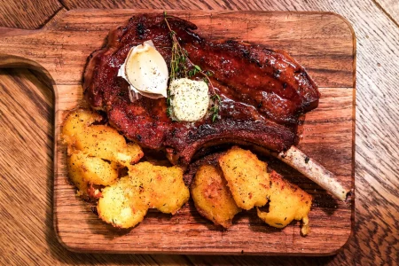 Tomahawk vom Duroc-Schwein