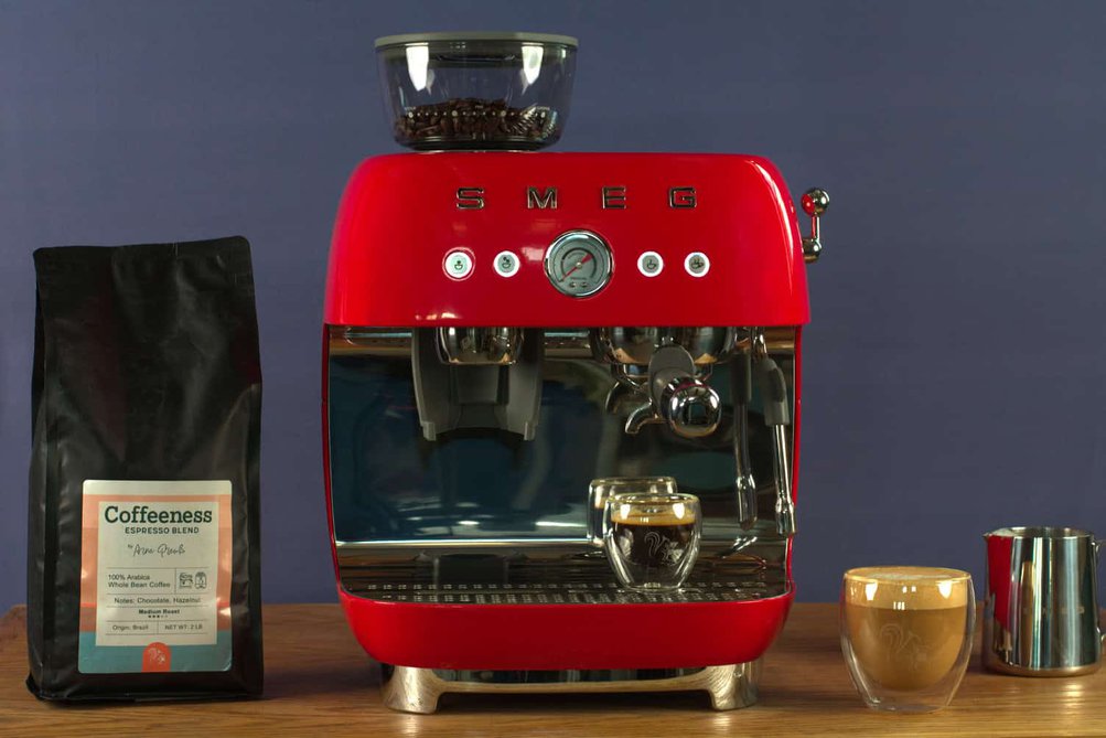 SMEG Semi-Automatic Espresso Machine Review 2025